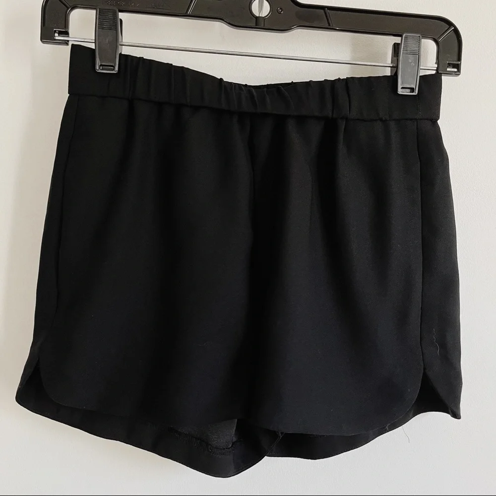 Madewell Drapey Pull-On Shorts in True Black Women’s XXS